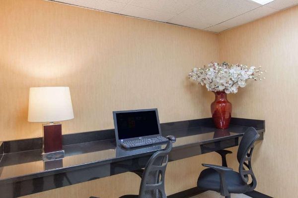 BAYMONT INN BARTONVILLE (Bartonsville)